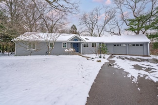 1343 Edgemoor Ave, Kalamazoo, MI 49008