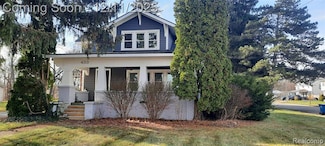433 N Saginaw St, Holly, MI 48442