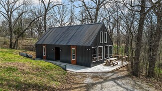 12461 Kenneth Price Rd, Springdale, AR 72762