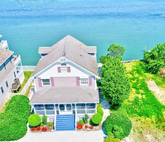 6180 Marsh Island Dr, Chincoteague Island, VA 23336