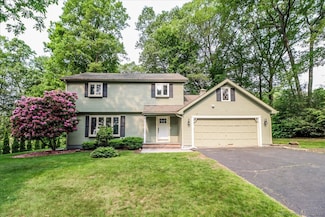 8 Autumn Ln, Plainville, CT 06062