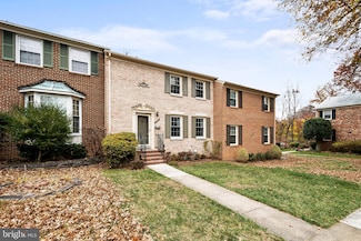 9518 Hunt Square Ct, Springfield, VA 22153