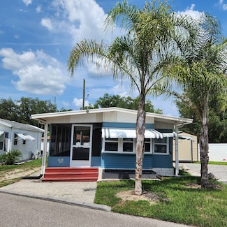 7904 Longhorn Trail, Zephyrhills, FL 33540