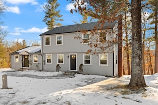 82 Pleasant St, Westford, MA 01886