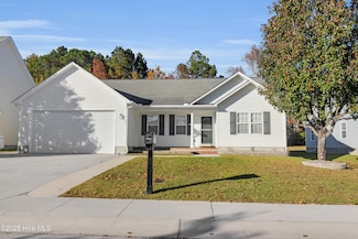 204 Two Oaks Ct, Newport, NC 28570