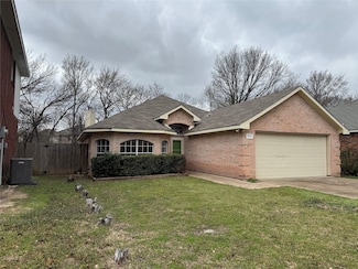 202 Vines Dr, Cedar Hill, TX 75104