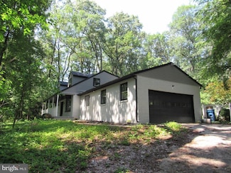 7923 Hickory Rd, Stewartstown, PA 17363
