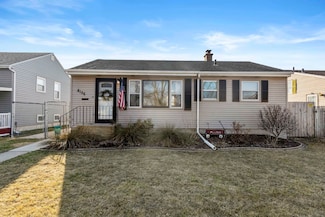 8136 5th St, Highland, IN 46322