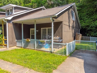 417 N Country Club Dr, Cullowhee, NC 28723