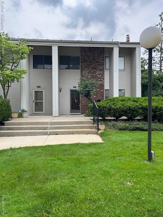 6136 Palomino Ct Unit 16, West Bloomfield, MI 48322