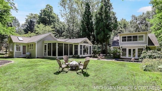 1448 71st St, Fennville, MI 49408