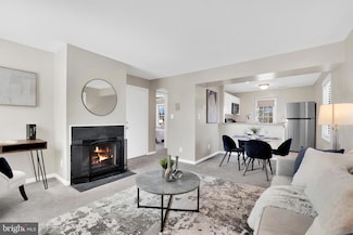 1409 E Abingdon Dr Unit 4, Alexandria, VA 22314