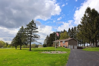 457 Swart Hill Rd, Amsterdam, NY 12010