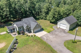 612 Raymond Rd, Auburn, NH 03032