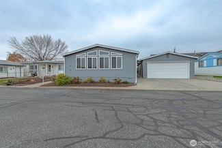 1705 Twin Peaks Dr, Wenatchee, WA 98801