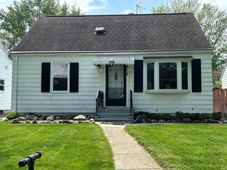 919 Kensington Blvd, Fort Wayne, IN 46805