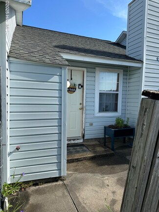 132 Witten Cir Unit B, Havelock, NC 28532