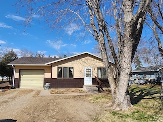 112 Jerry St, Yankton, SD 57078
