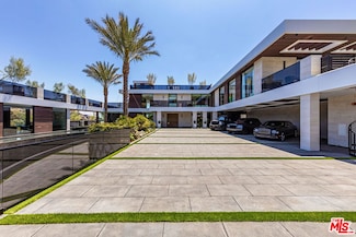 1047 N Bundy Dr, Los Angeles, CA 90049