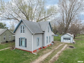 82 N Elm St, Galesburg, IL 61401