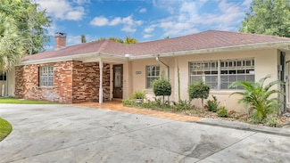 1325 N Lake Otis Dr SE, Winter Haven, FL 33880