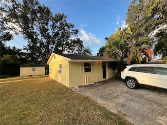 9013 Symmes Rd, Gibsonton, FL 33534