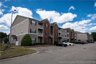 616 Marshtree Ln Unit 304, Fayetteville, NC 28314
