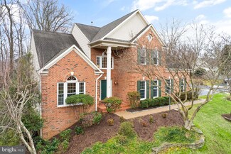 7927 Bressingham Dr, Fairfax Station, VA 22039