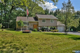279 West Place, Township of Washington, NJ 07676