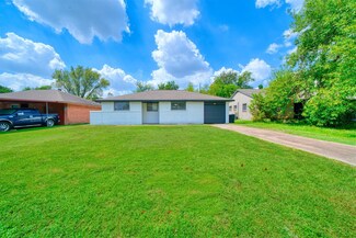 819 Knob Hollow St, Channelview, TX 77530
