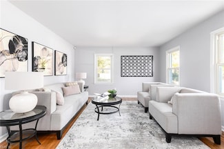 2 Chowning Dr, Hampton, VA 23664