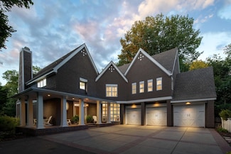 9550 Foxford Rd, Chanhassen, MN 55317