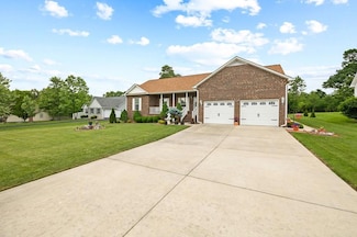 169 Prosperity Dr, Baxter, TN 38544