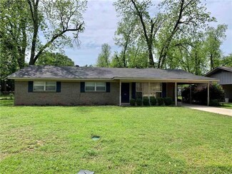 611 Watson Dr, Natchitoches, LA 71457
