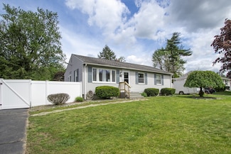 107 Carol Ann St, Springfield, MA 01128