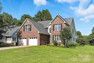 1050 Merrywood Dr, Newton, NC 28658