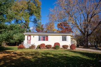 W3796 Lakeview Dr, Lake Geneva, WI 53147