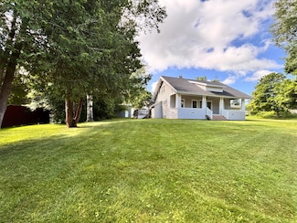 323 Emmett St, Sault Sainte Marie, MI 49783