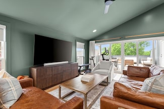 1031 14th Ave S, Nashville, TN 37212