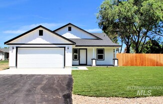 311 Christensen St, Marsing, ID 83639