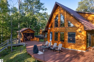 8653 Partridge Roost Rd, Frederic Township, MI 49733