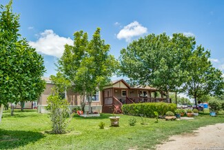 4754 Rakowitz Rd, Adkins, TX 78101