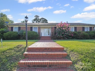202 Greenwood Ln, Wadesboro, NC 28170