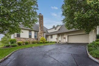 22 Troon Dr Unit 8, Newton, NJ 07860