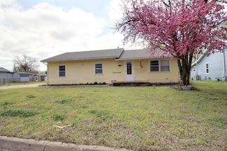 1201 W Oklahoma Ave, Arkansas City, KS 67005