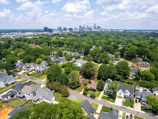 557 Melbourne Ct, Charlotte, NC 28209