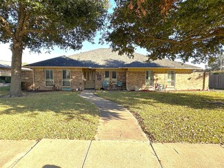 922 Lakeshore Dr, Mesquite, TX 75149