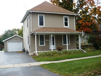 809 Franklin St, Oregon, IL 61061