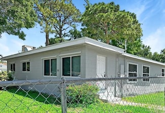 1824 S 29th St, Fort Pierce, FL 34947