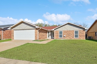 4321 Buckeye St, Fort Worth, TX 76137